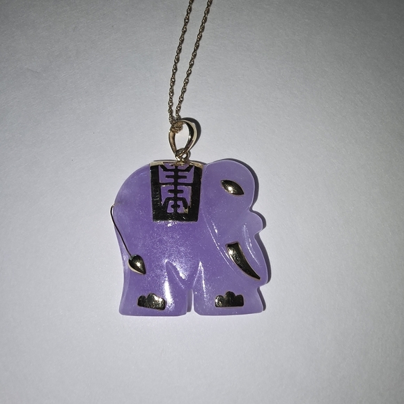 Purple Jade Elephant Necklace 10kt gold - Picture 13 of 16